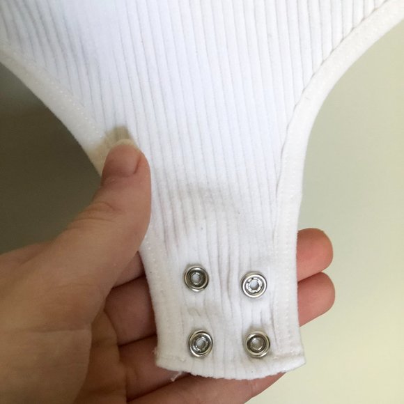 Dynamite White Ribbed BodySuit - Picture 6 of 7